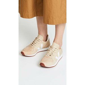 Veja Women's Sz 37 US 6 Holiday Bastille Tan Lace-Up Sneakers in Almond & White
